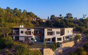 Stayvista At Nivriti - Heated Outdoor Pool
